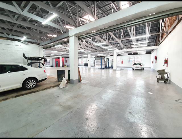 990M² WORKSHOP FOR SALE IN OPHIRTON